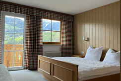 Schlafzimmer 1