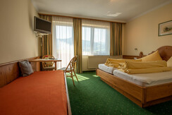 Dreibettzimmer s'Wirtshaus Gröbming