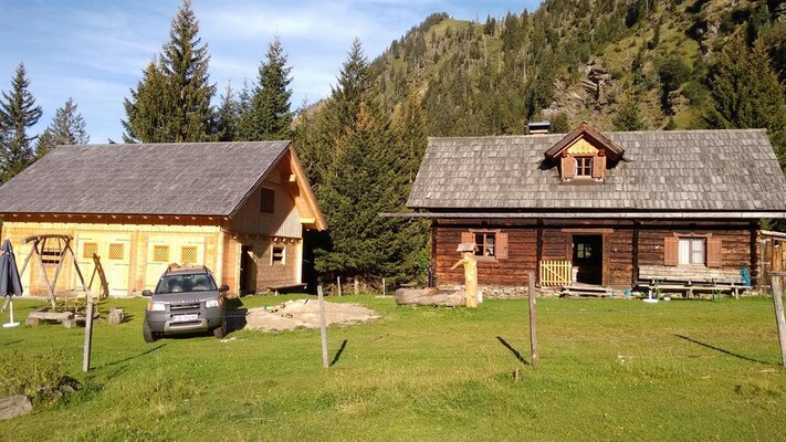 Hütte mit Trempel