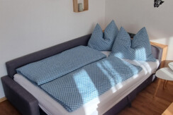 Couch Wohnzimmer - als Bettsofa bezogen