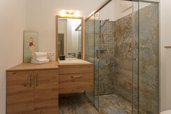 Bathroom 1 with washing machine