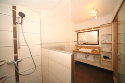 Bad Appartment (2)