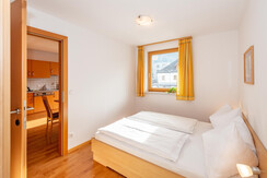 Schlafzimmer 1 mit Doppelbett