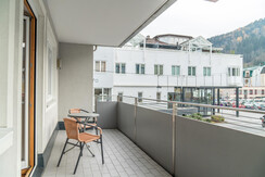 Balkon mit Stadtblick