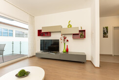 Top 6 - Sofa with Flatscreen