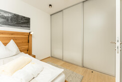 Typ 1C-Premium 3.18_Schlafzimmer_Schrank