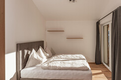 Hauptschlafzimmer mit direktem Balkon Zugnag