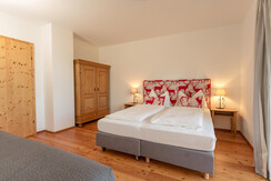 Großzügiges Schlafzimmer 2