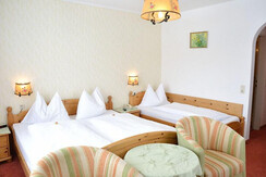 3Bett Zimmer