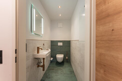 Separate Toilette 1