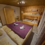 Bild von Vierbettzimmer mit Dusche, WC