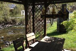 Außen am Bach